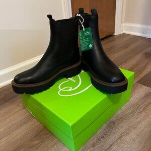 NWT Sam Edelman Laguna Chelsea Boots